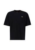 Schwarzes T-Shirt aus Baumwolle mit Rundhalsausschnitt, kurzen Ärmeln und einem goldenen Logo auf der linken Brust. Weiche, glatte Textur.