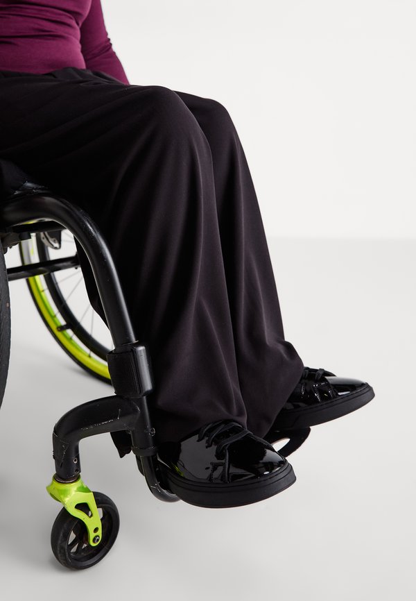 YOURTURN by Zalando ADAPTIVE EXTREME WIDE LEG TROUSERS