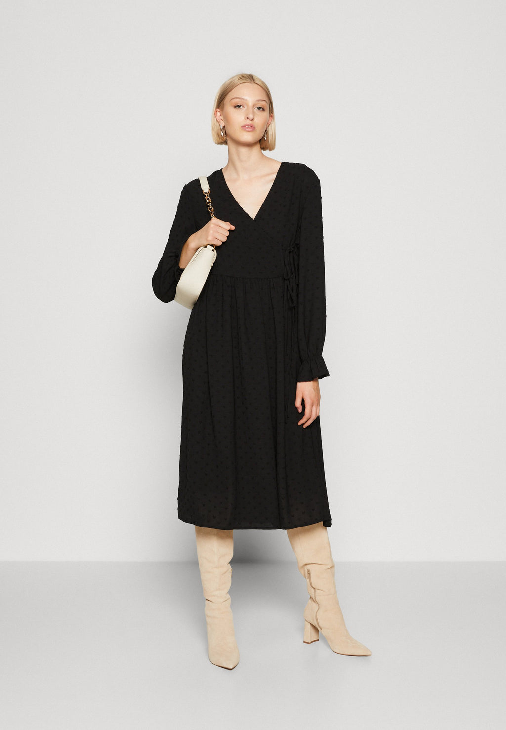 Pieces PCJOURNI HEART WRAP MIDI DRESS