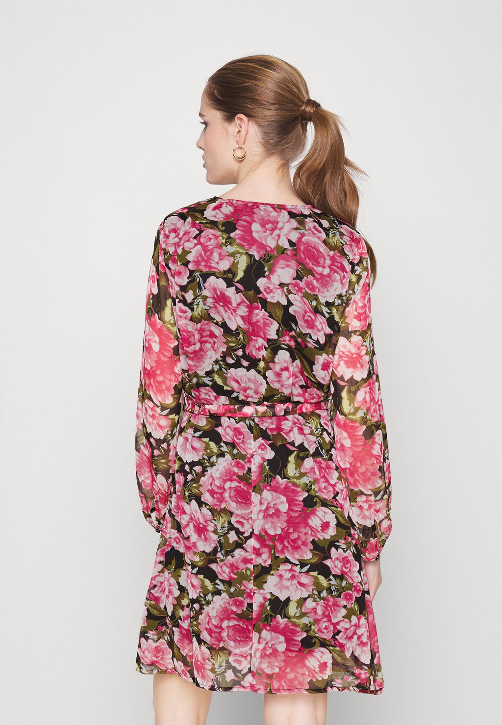 ONLSAGA V NECK BUTTON DRESS Media 4