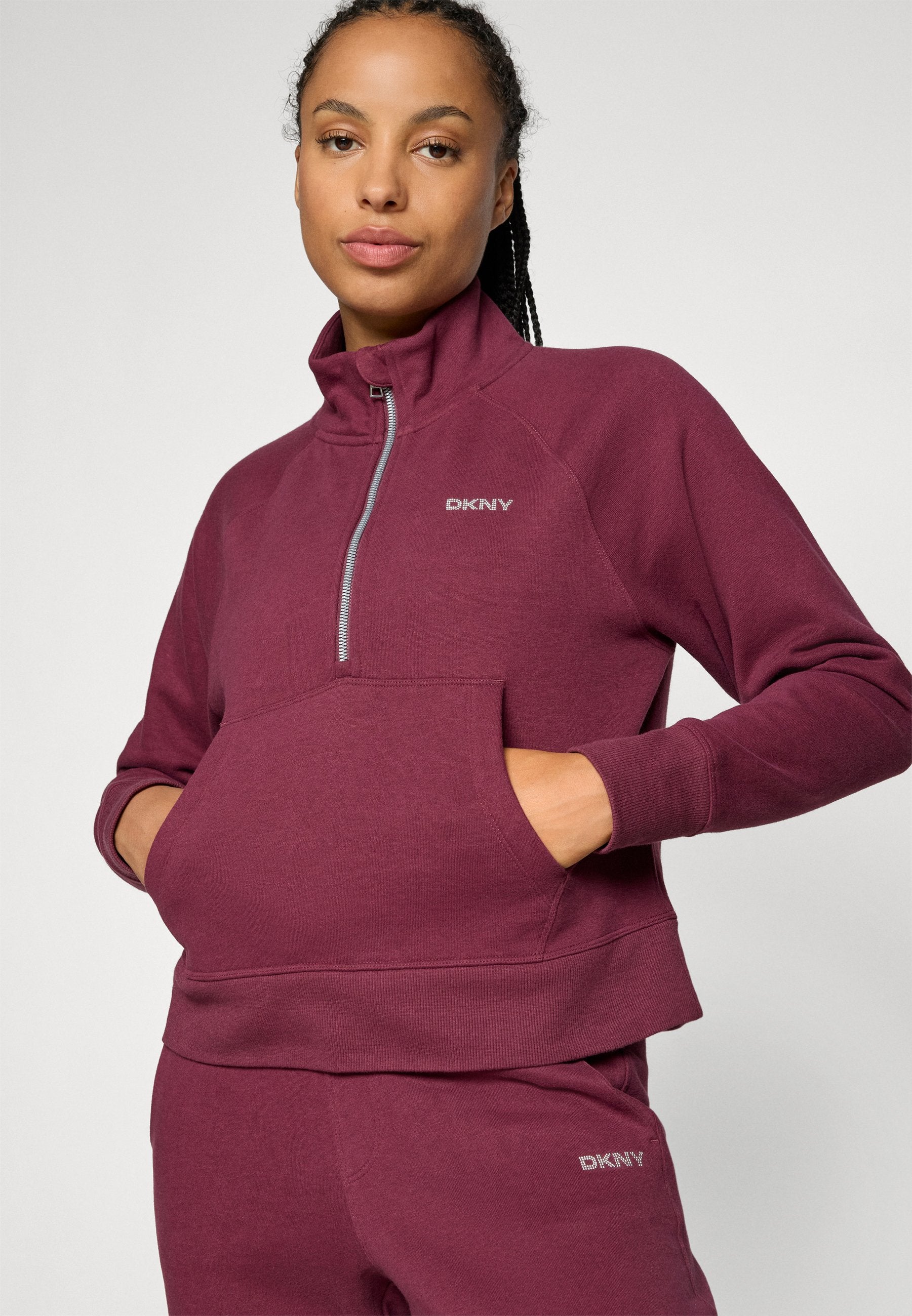 DKNY MINI STUD LOGO HALF ZIP PULLOVER WITH POCKET