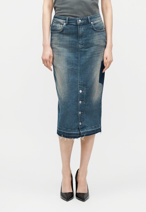 MOSCHINO JEANS