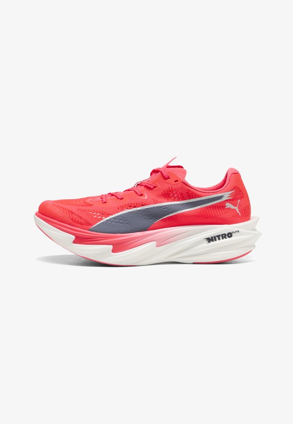 Puma DEVIATE NITRO ELITE 4 WNS - Road running shoes - ultra red-inky depths- white