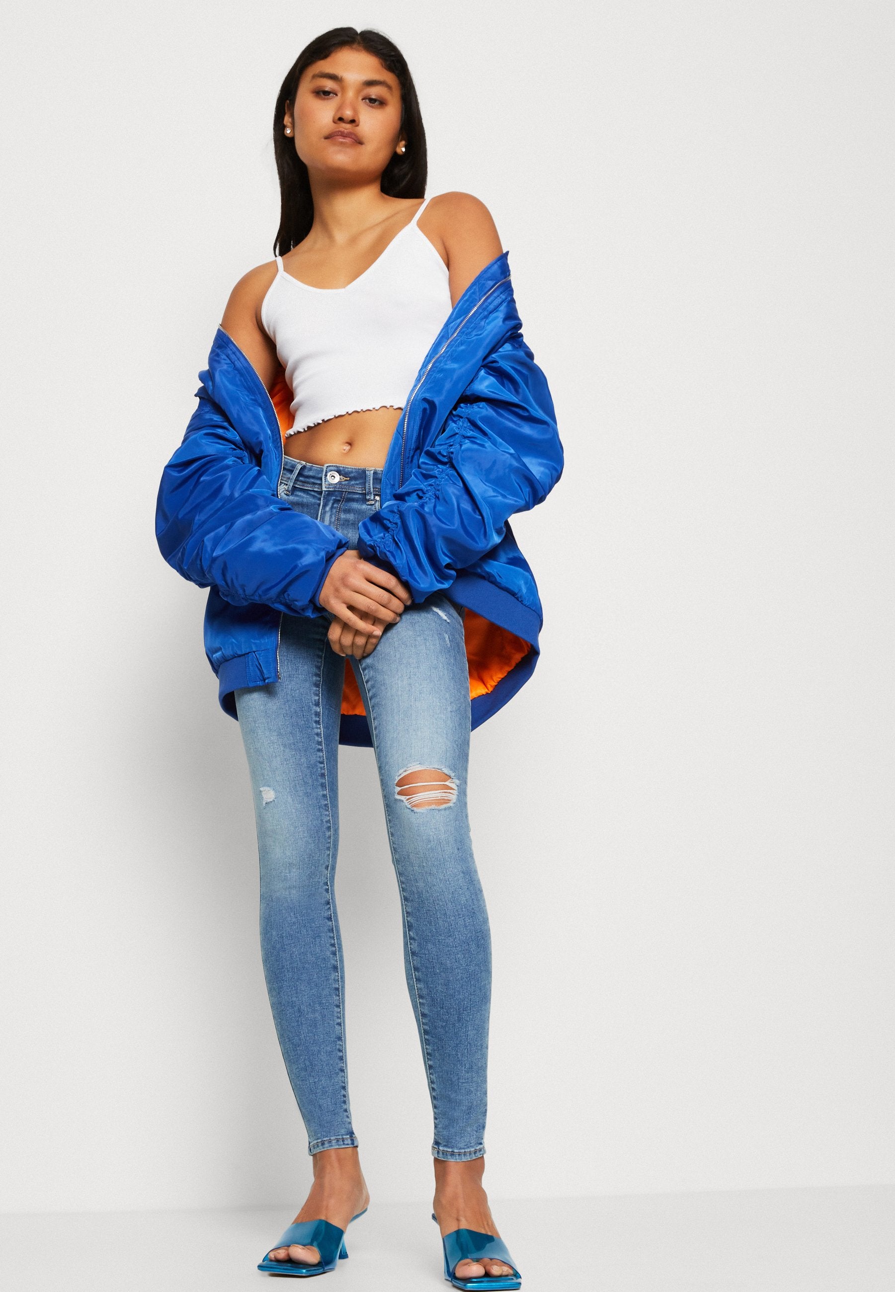 Skinny fit ONLWAUW Mid waist Media 5