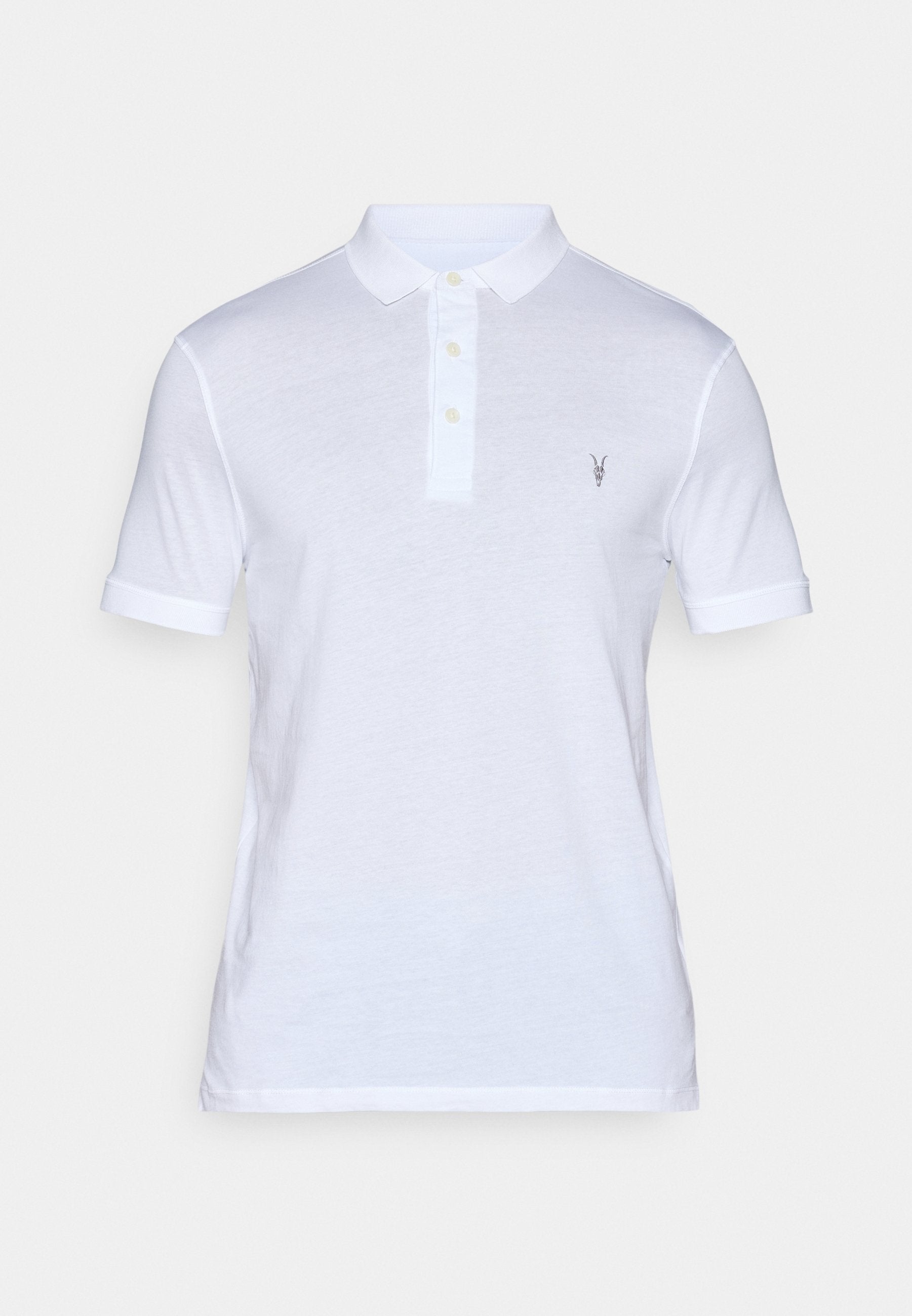 Weißes Poloshirt aus weichem Baumwollstoff, mit einer Drei-Knopf-Leiste, kurzen Ärmeln und einem kleinen gestickten Logo auf der Brust.