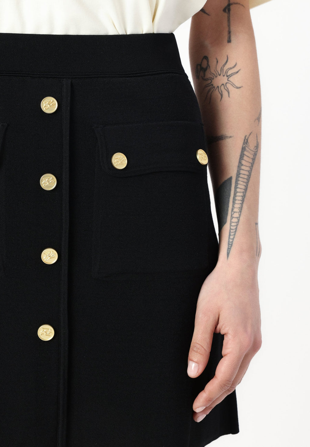 BUTTON SKIRT Media 6