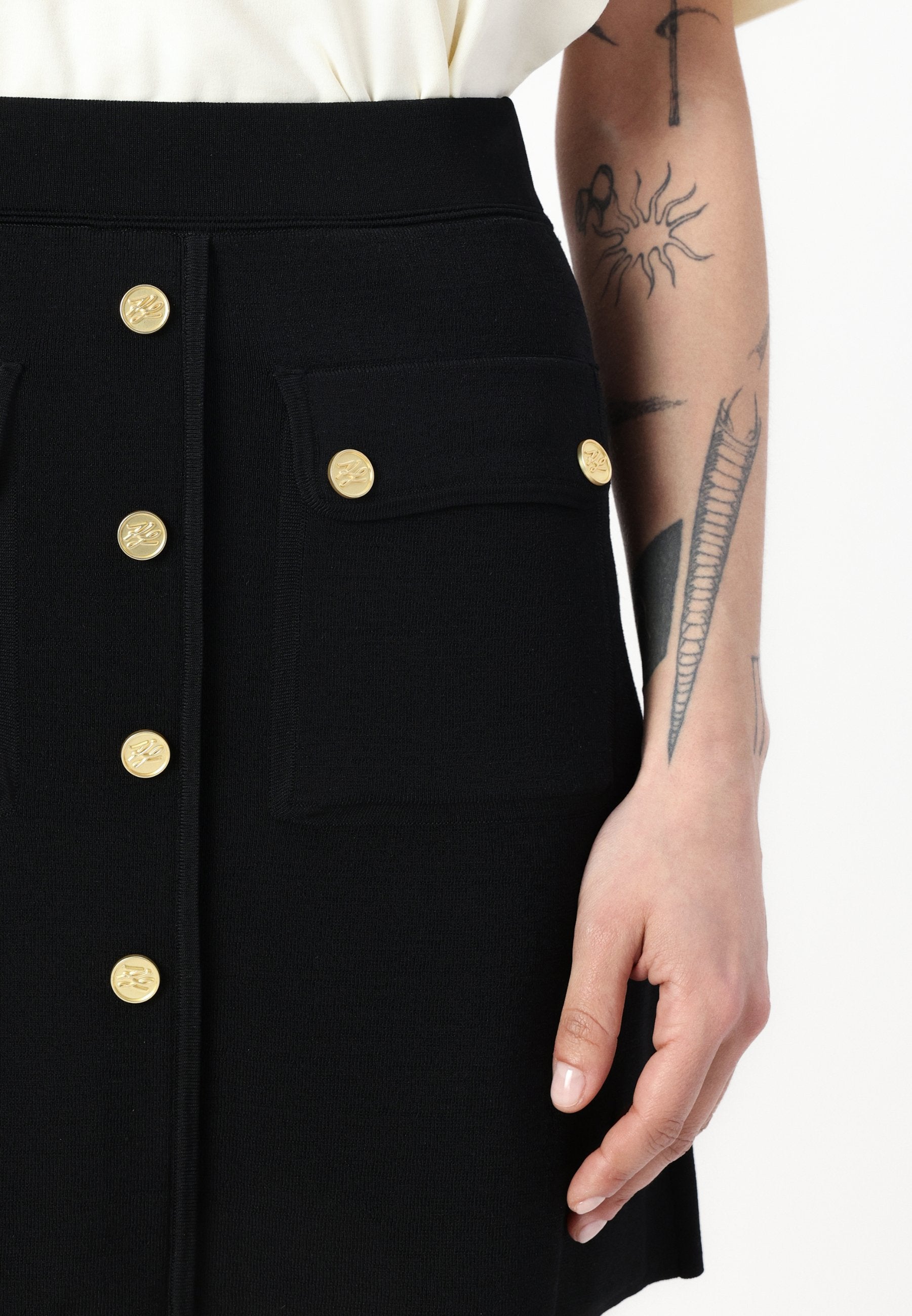 BUTTON SKIRT Media 6