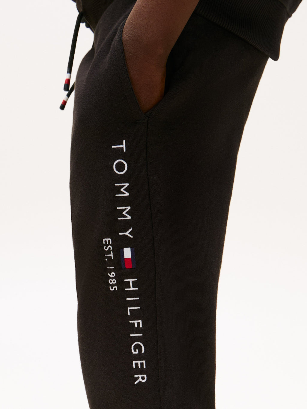 ESSENTIAL UNISEX Media 9