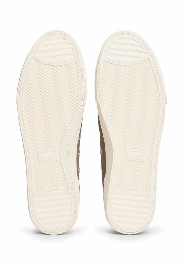 Tommy Jeans ARCHIVE FLAG STRIPE CANVAS TRAINERS