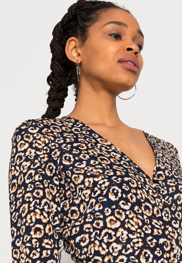 Missguided HALF BUTTON TEA DRESS ANIMAL