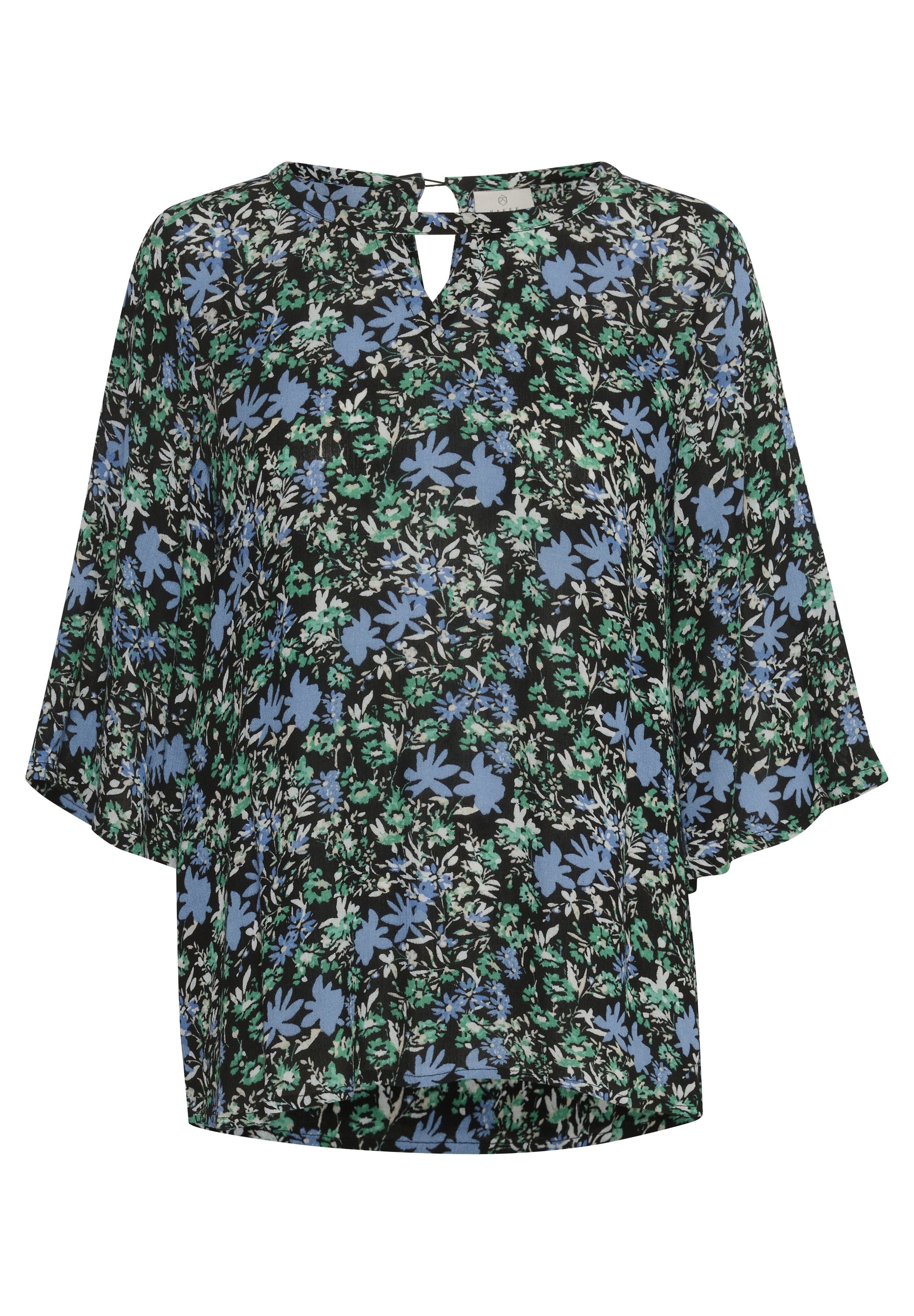 Schwarze Bluse mit floralem Muster, die blaue und grüne Blumen zeigt, einem V-Ausschnitt mit einem Schlüsselloch-Detail und lockeren, kurzen Ärmeln für eine entspannte Passform.