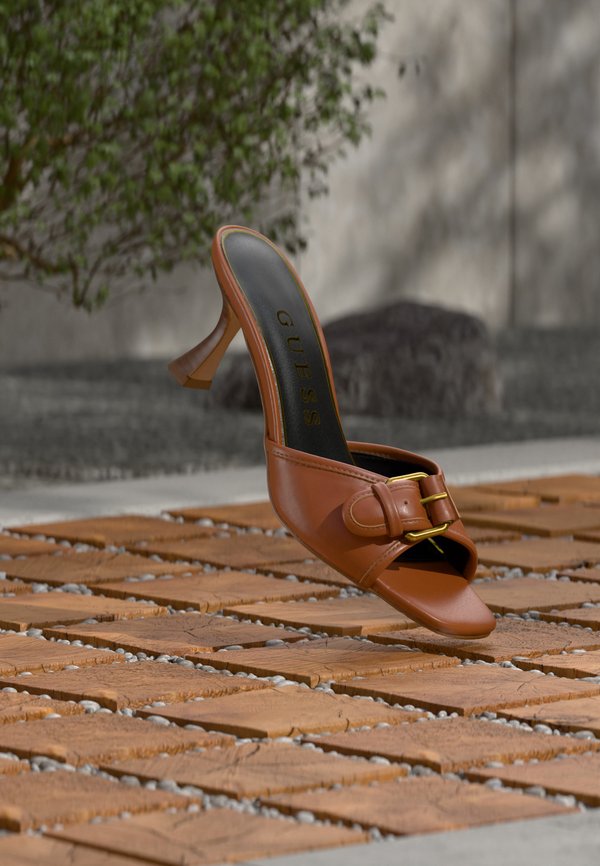 Guess DISTA3 - Heeled mules - brown