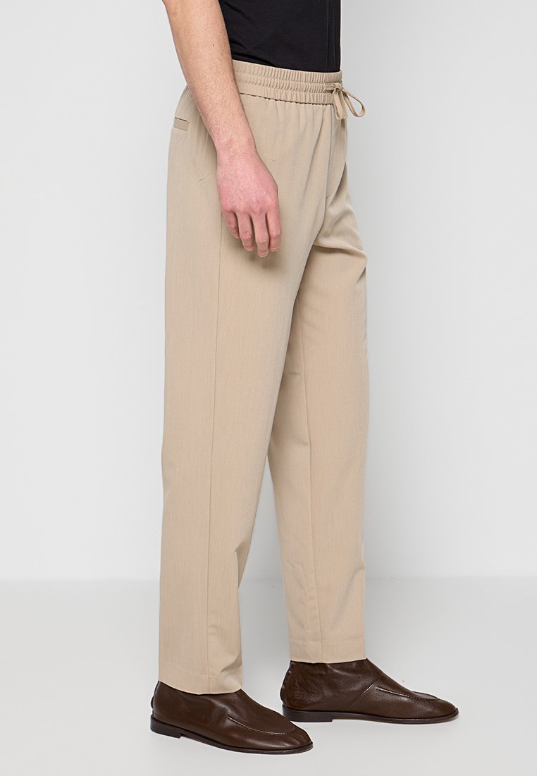 RELAXED FIT Media 2