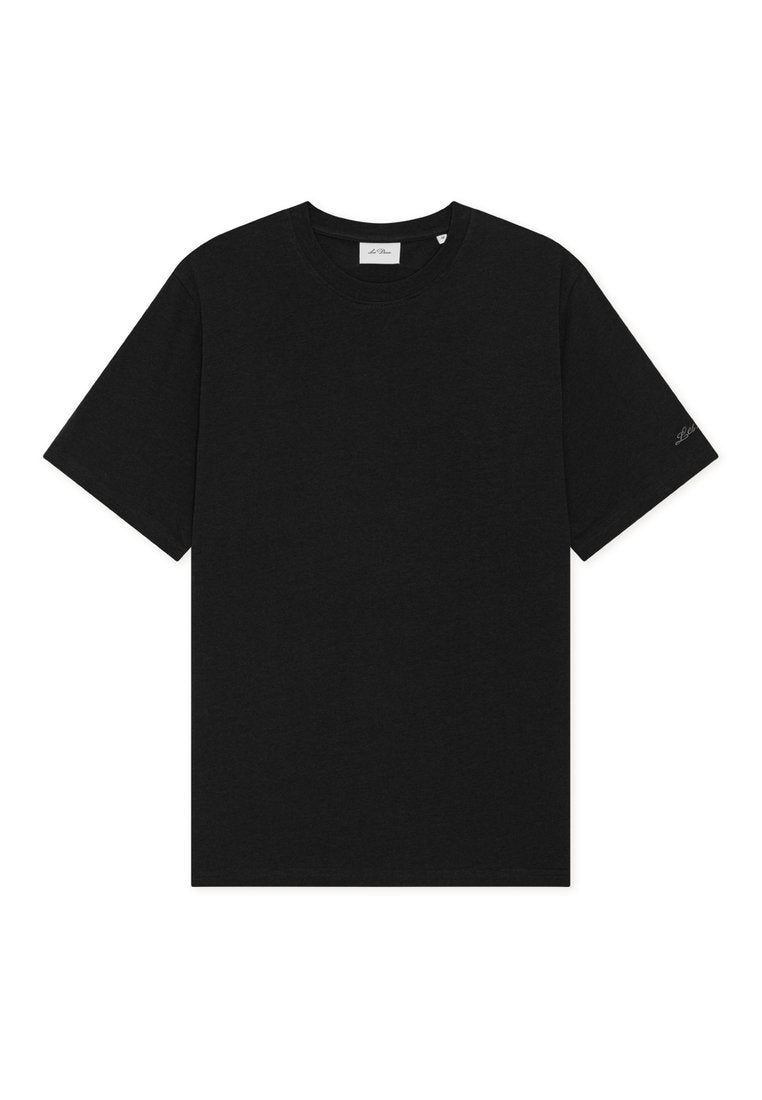 Schwarzes T-Shirt aus Baumwolle mit rundem Ausschnitt und kurzen Ärmeln, versehen mit einem kleinen Logodetail am linken Ärmel.