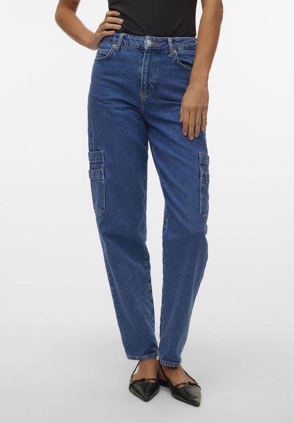 Vero Moda VMAVIVA HR MOM CARGO JEANS  - Relaxed fit jeans - medium-blue