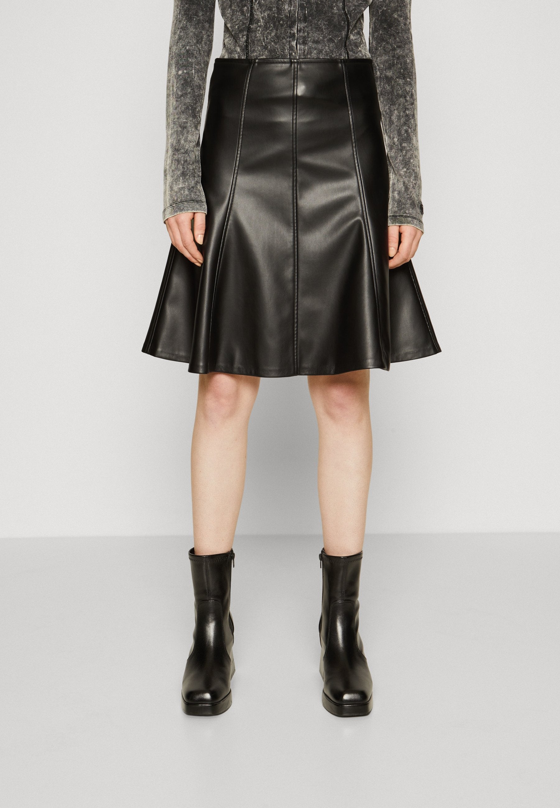ONLELLINOR SKIRT Media 3