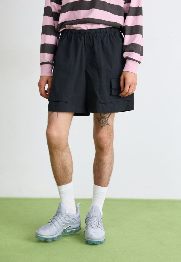 Nike Sportswear CAMP - Shorts - black