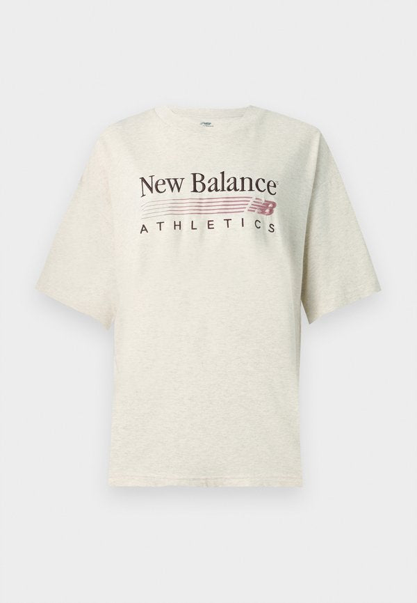 New Balance TRACKSIDE OVERSIZED - Print T-shirt - beige