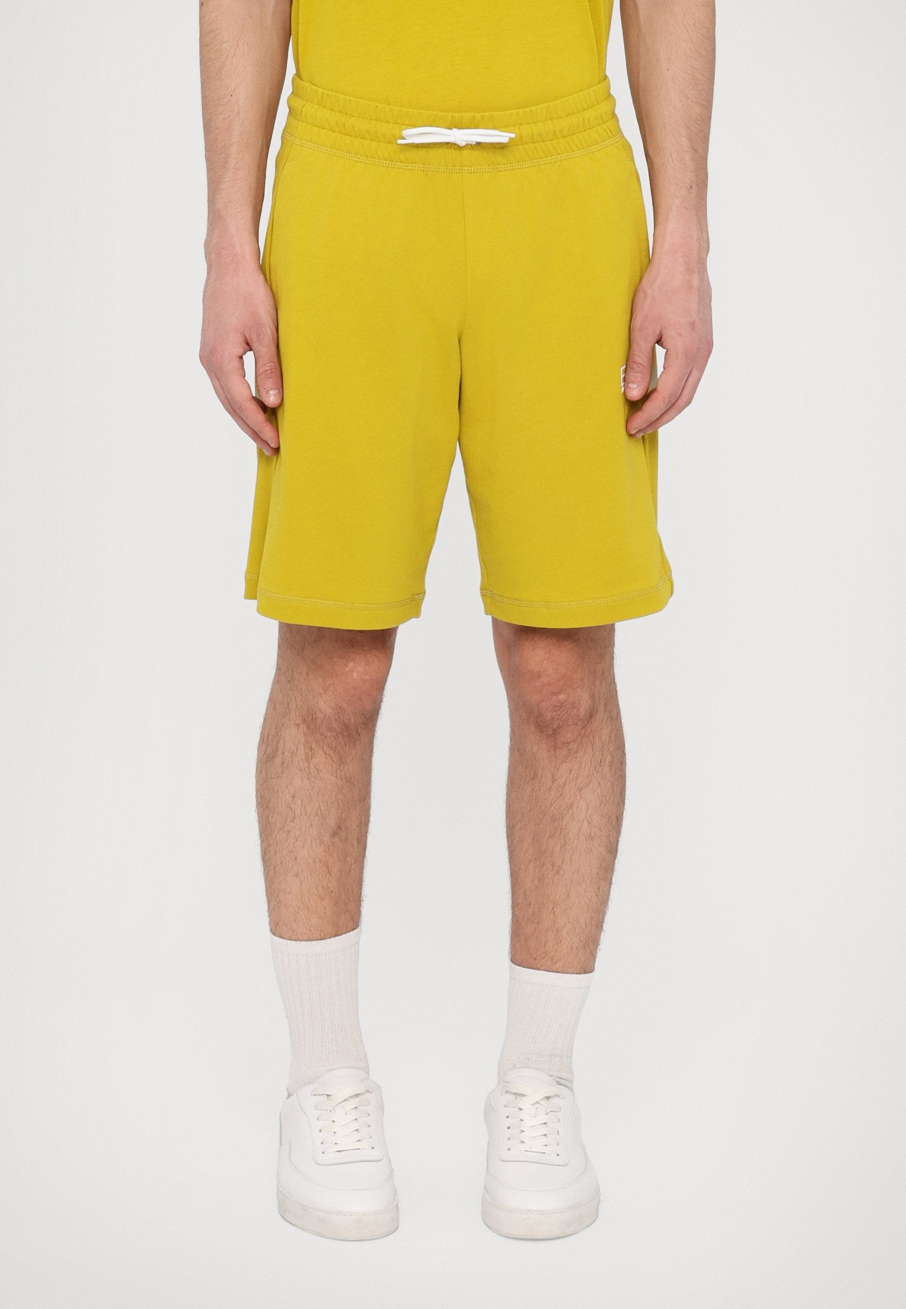 EA7 Emporio Armani Shorts Media 3