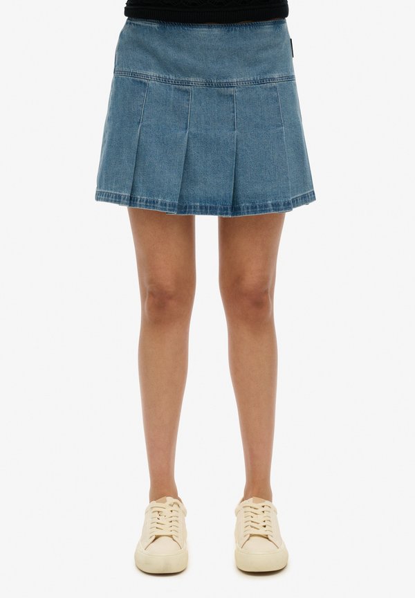 Superdry & Co PLEATED PATCHED MINI - Mini skirt - vintage wash