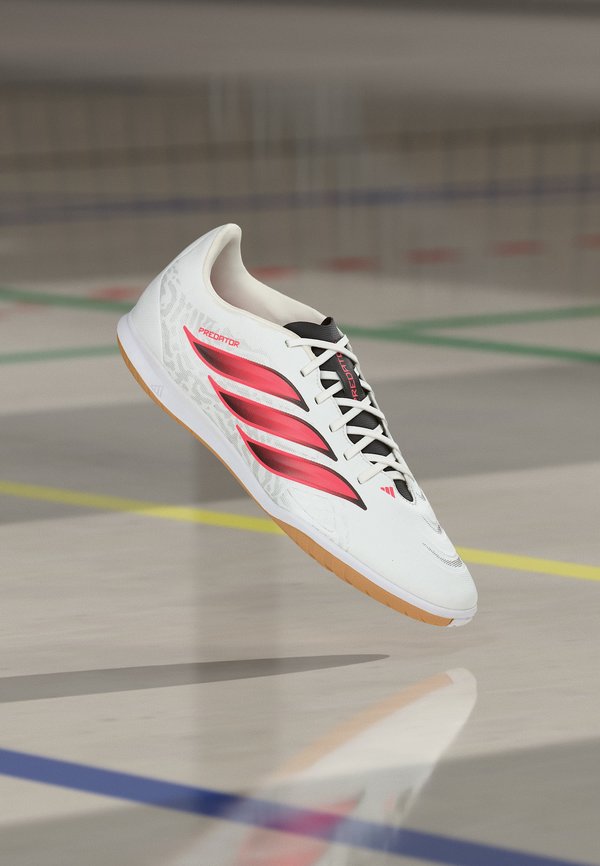adidas Performance PREDATOR CLUB IN SALA UNISEX - Indoor football boots - footwear white/solar turbo/core black