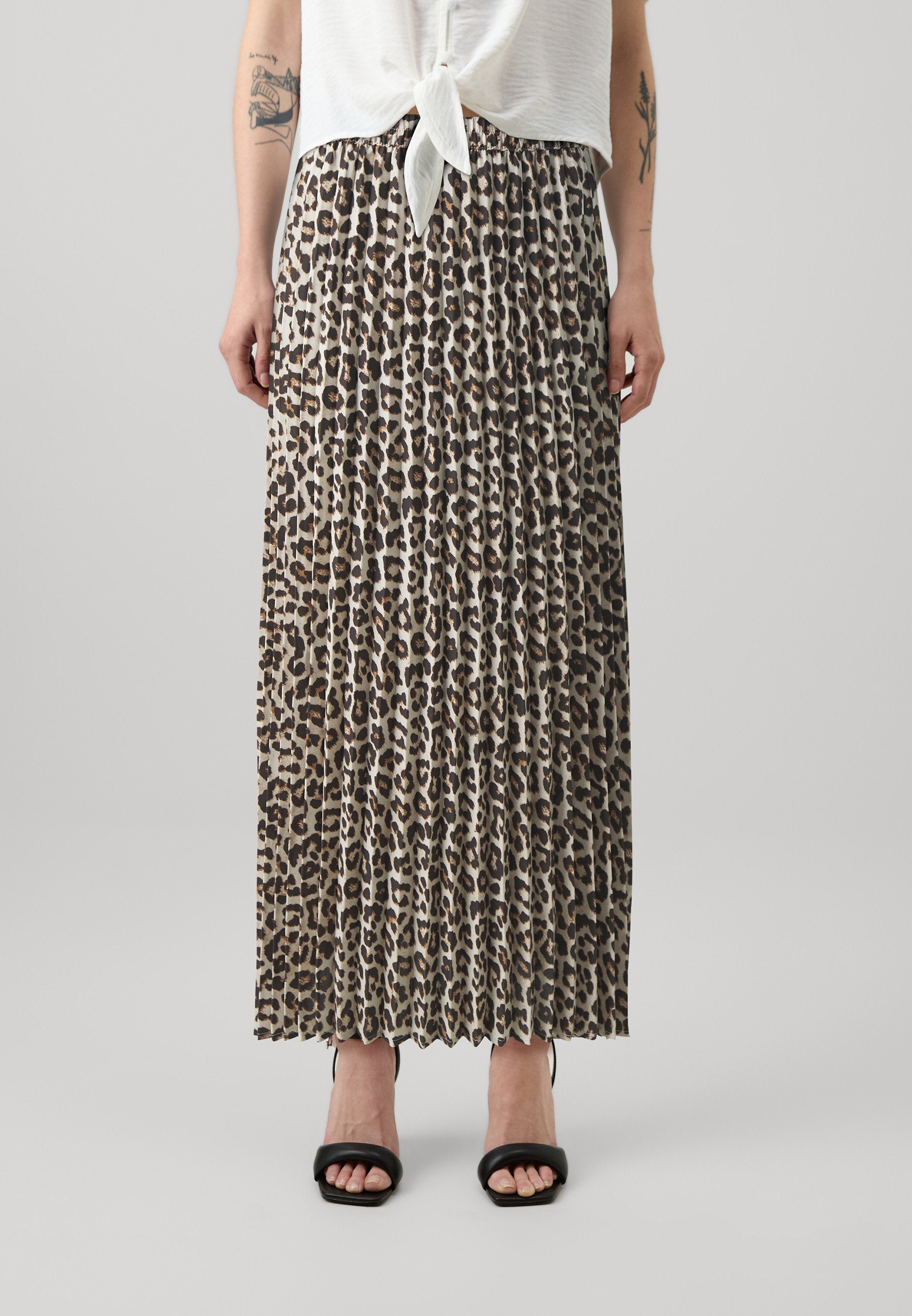 ONLALMA LIFE PLISSE SKIRT Media 3