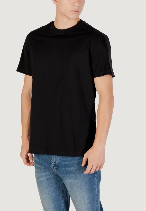 Armani Exchange T-SHIRT REGULAR FIT