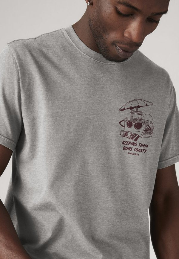 Levi's® RELAXED FIT TEE