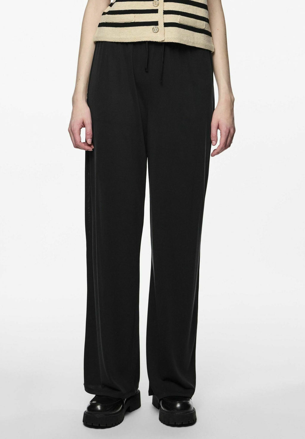 Pieces MIT WEITEM CANORA