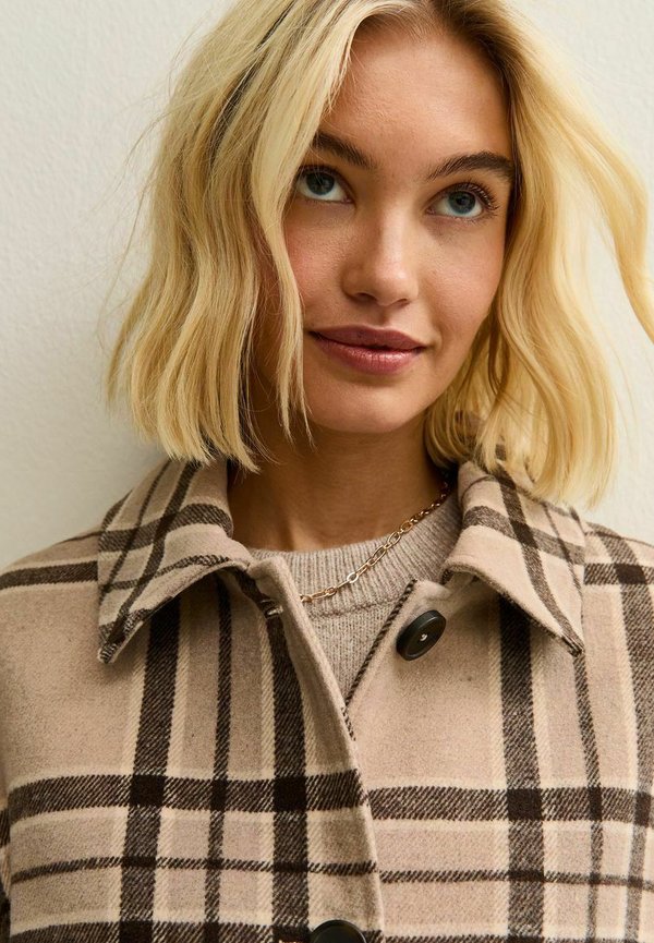 New Look CHECKED COLLARED MATCHING SCARF