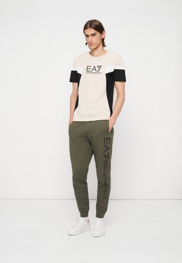 EA7 Emporio Armani