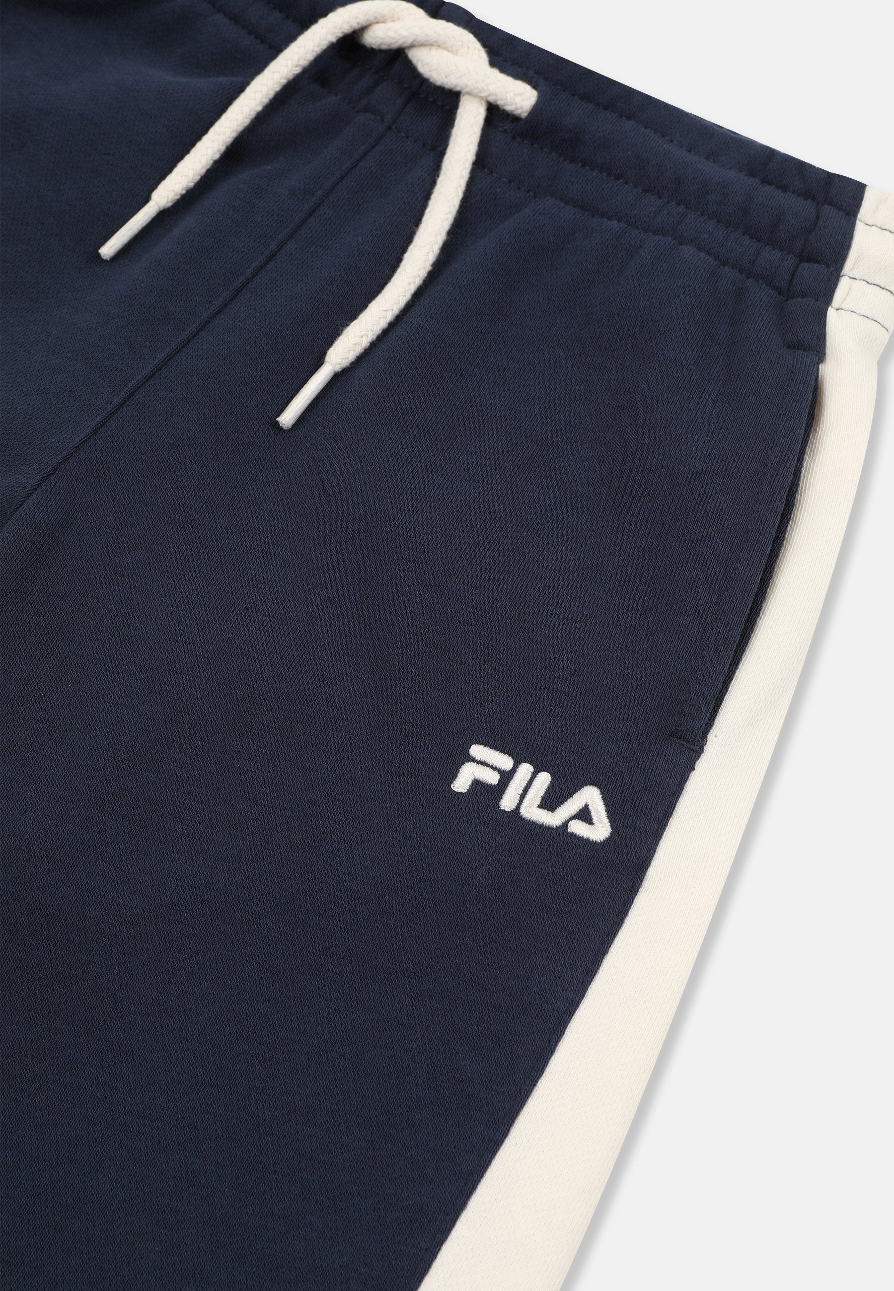 APPAREL NUGOLA REGULAR Media 3