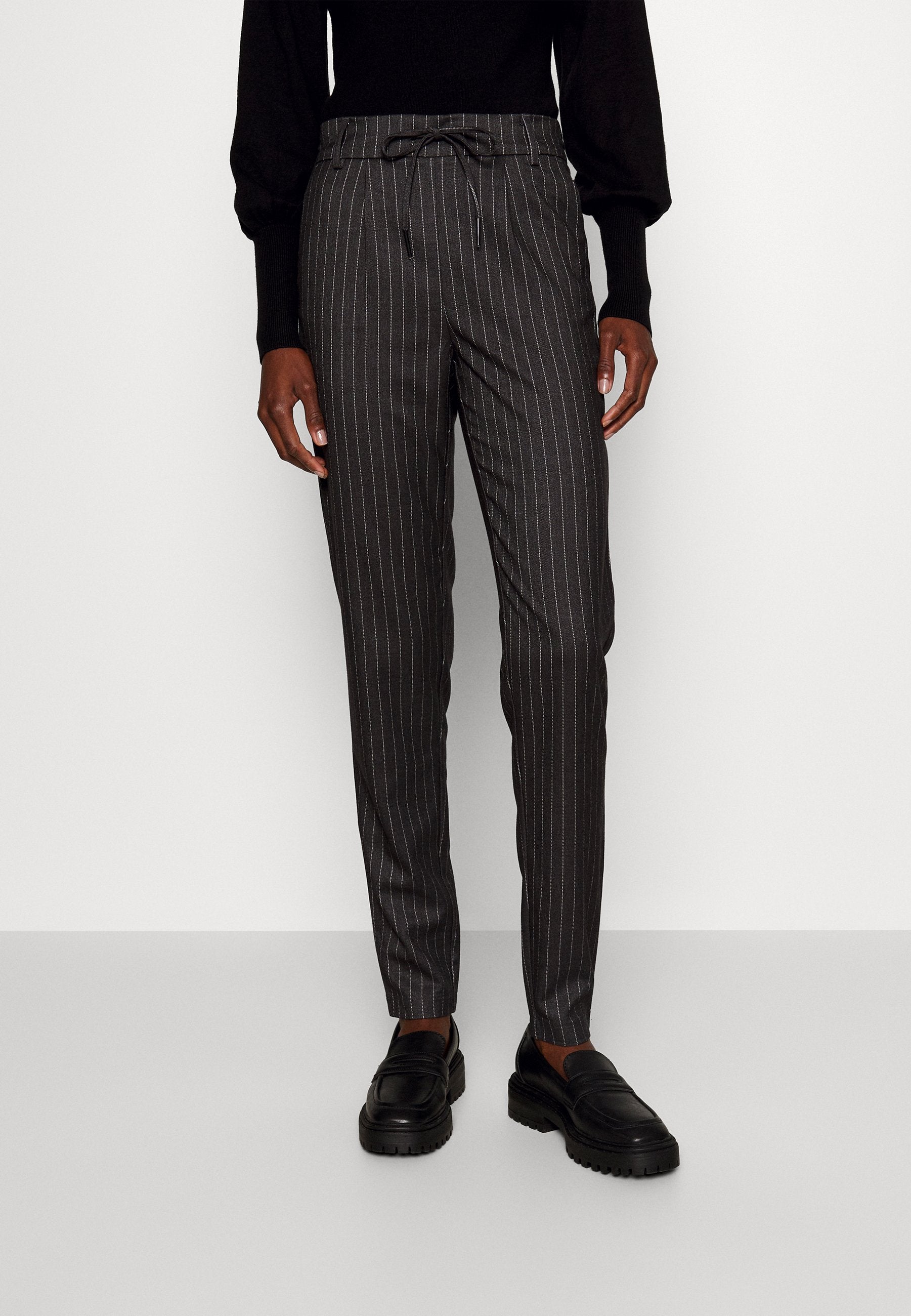 ONLPOPTRASH NAJA FINE STRIPE PANT Media 3