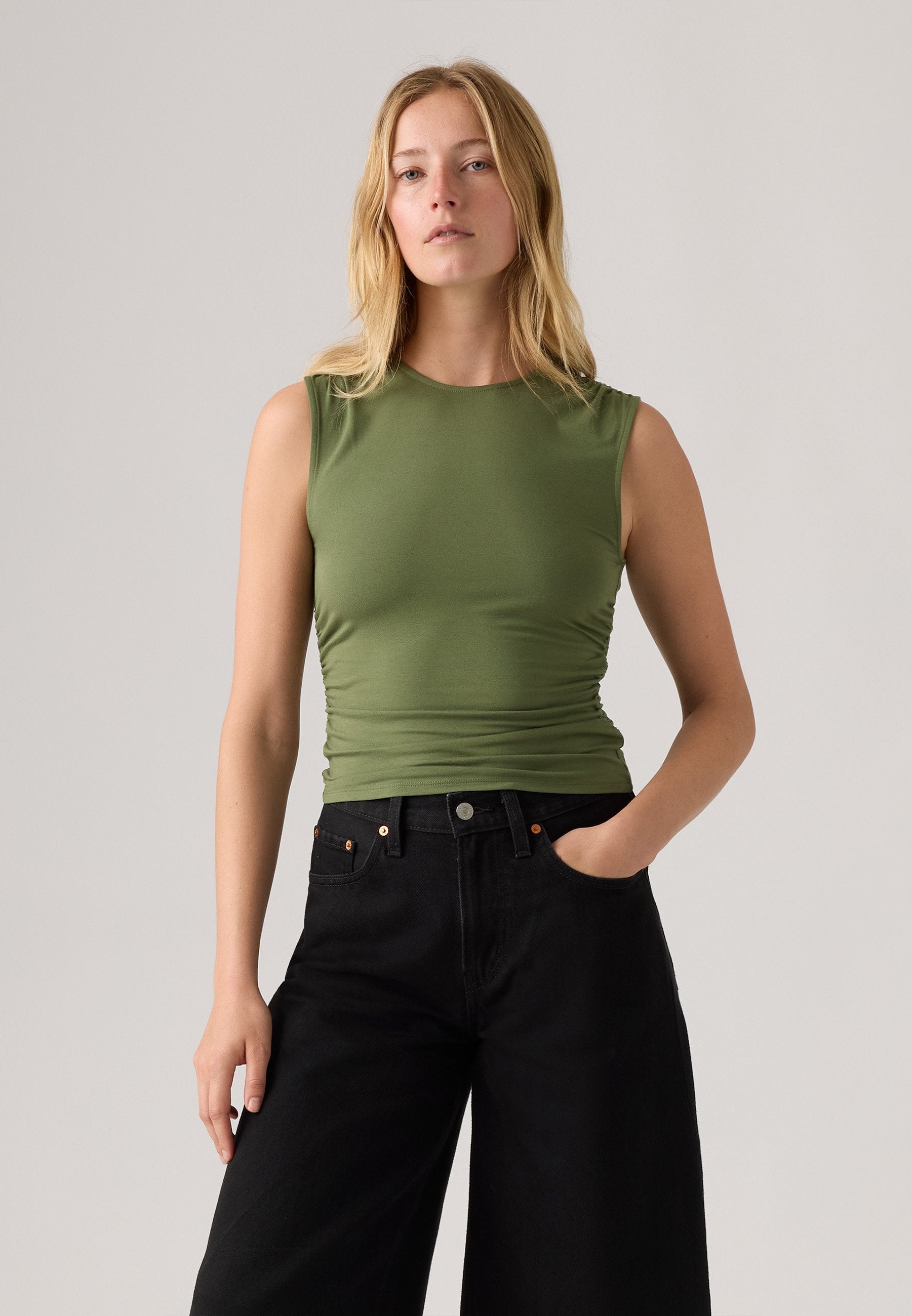 Levi's® CRYSTAL RUCHED TOP