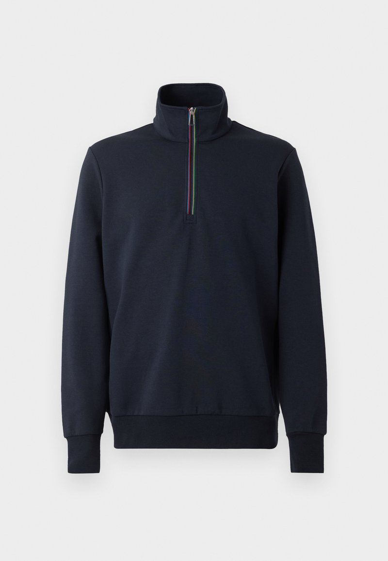 Marinefarbener Pullover mit Reißverschlusskragen, der mit einem mehrfarbigen Streifen am Reißverschluss verziert ist. Er besteht aus einem weichen, glatten Stoff und hat lange Ärmel.