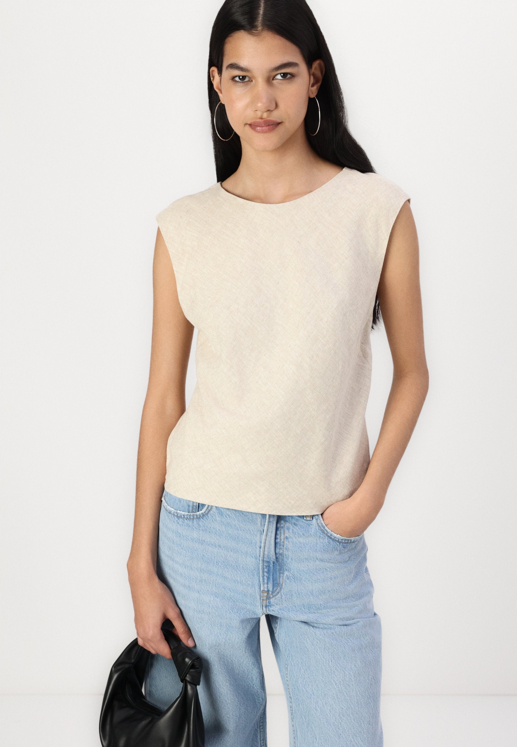 Abercrombie & Fitch Linen-Blend Skimming Shell Top