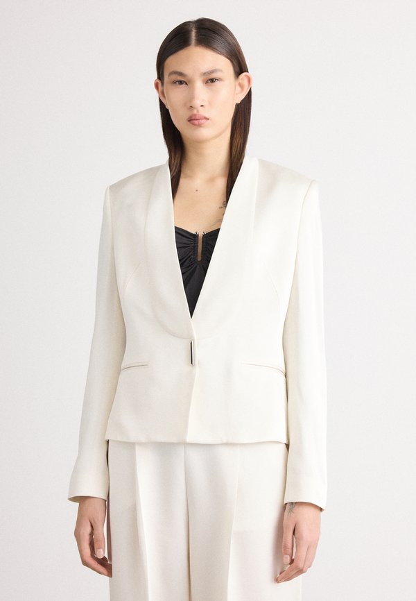 BOSS JIA TUX