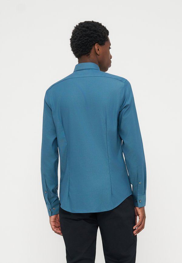 Calvin Klein SLIM FIT
