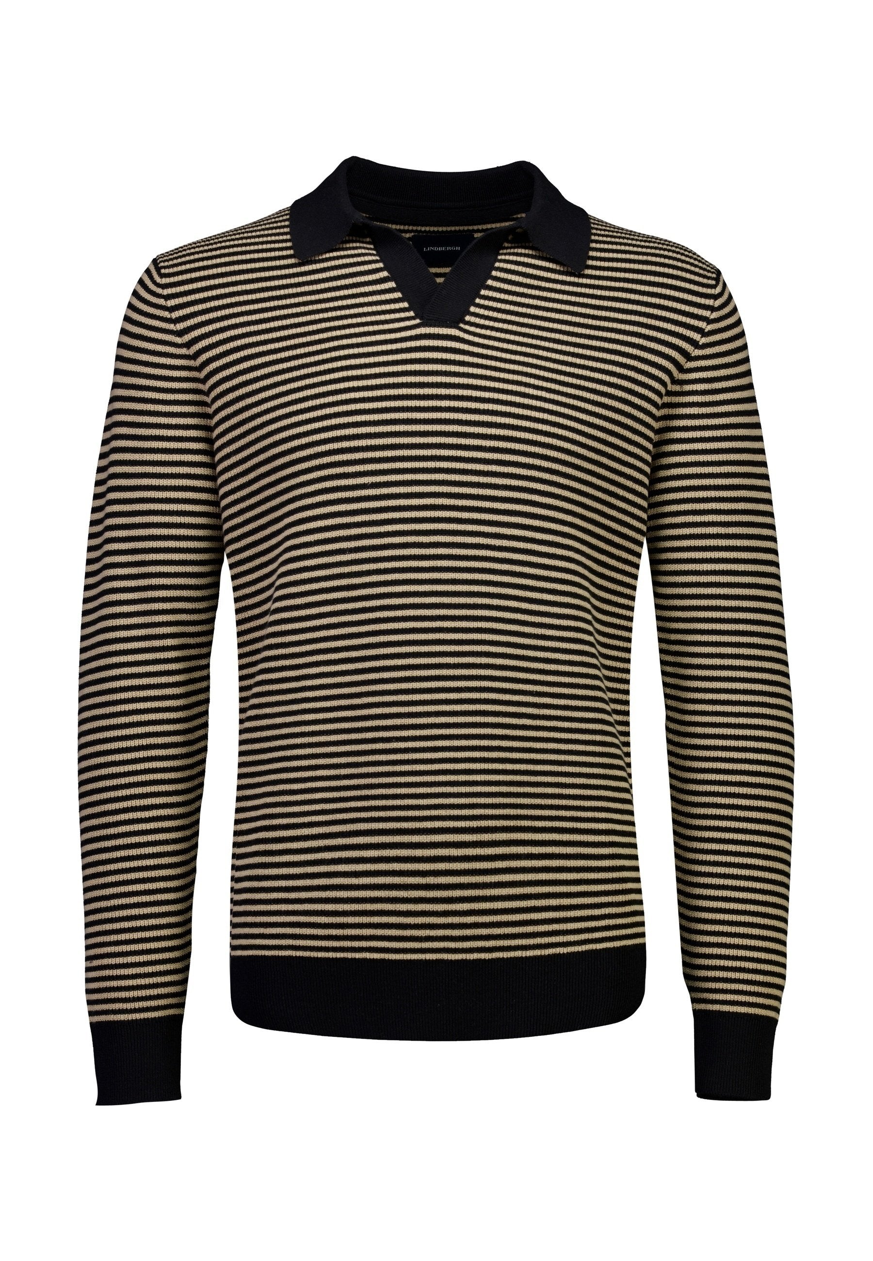 V-NECK  Media 1