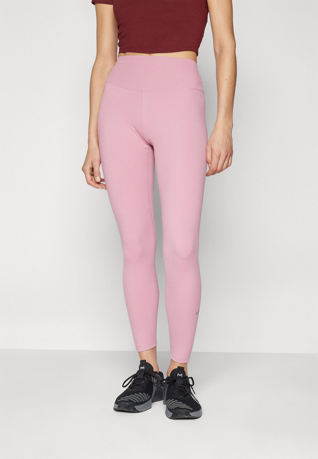 Nike Performance ONE
