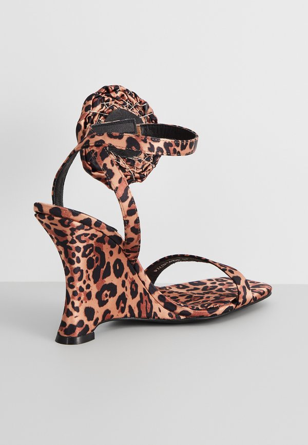 Jeffrey Campbell WILDFLOWER