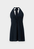Dunkelblaues Halfterkleid mit tiefem Ausschnitt, geraffter Taille und Bindebändern am Hals und an der Taille. Glatter Stoff mit fließender Silhouette.