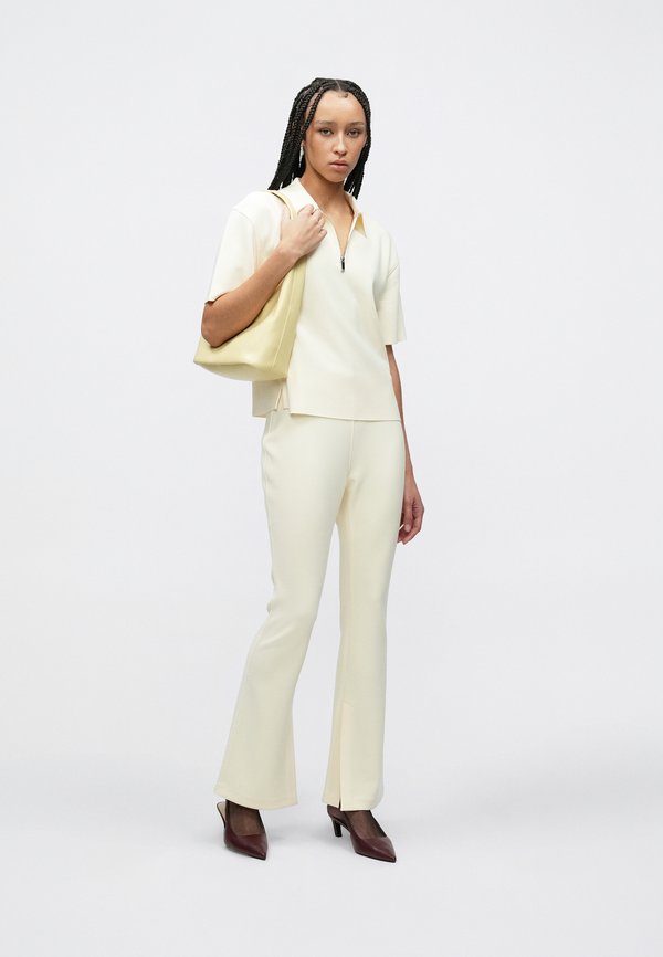 Calvin Klein TAILORED PULL ON FLARE PANT