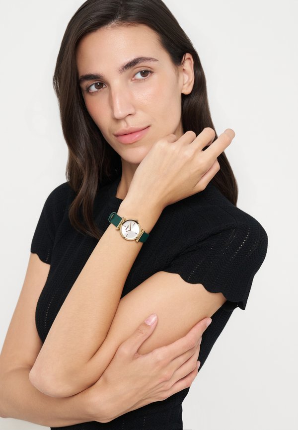 DKNY