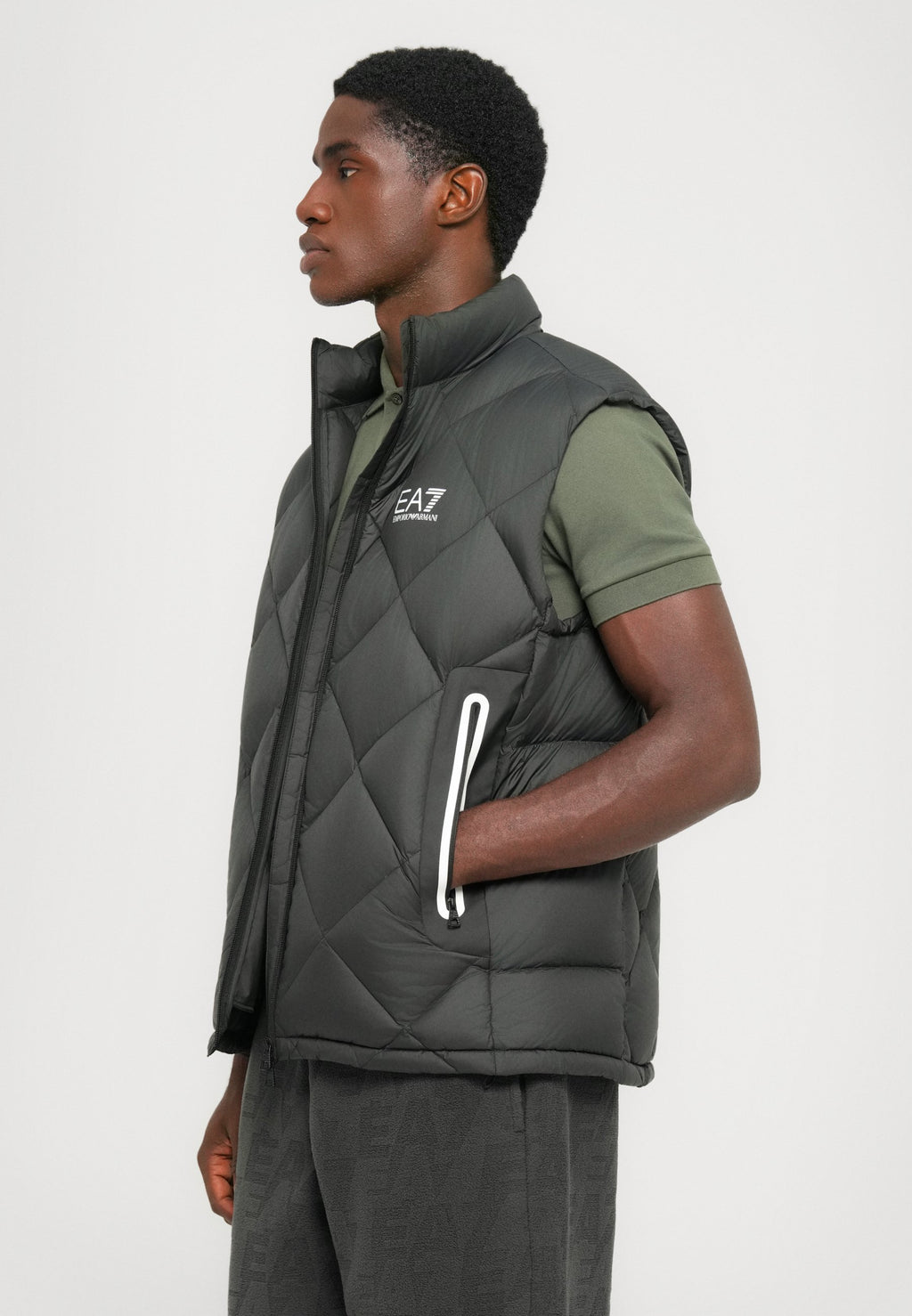 MOUNTAIN QUILTED VEST Media 6