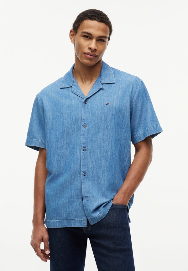Tommy Hilfiger CAMP COLLAR SHIRT SEASONAL QUALITY - Shirt - mid blue denim