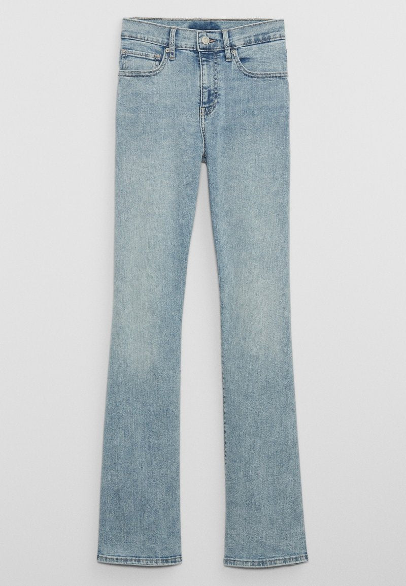 Hellblaue Flared-Jeans aus Denim mit hoher Taille, ausgestattet mit Gürtelschlaufen, Vordertaschen und einem ausgewaschenen Waschungseffekt.