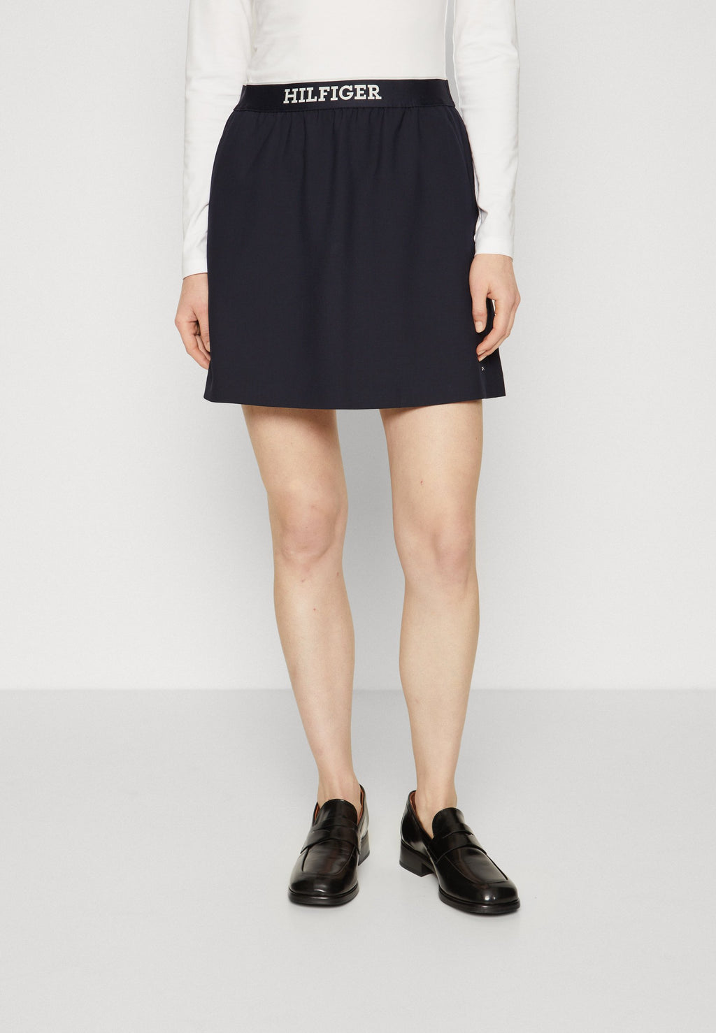 SHORT SKIRT Media 3
