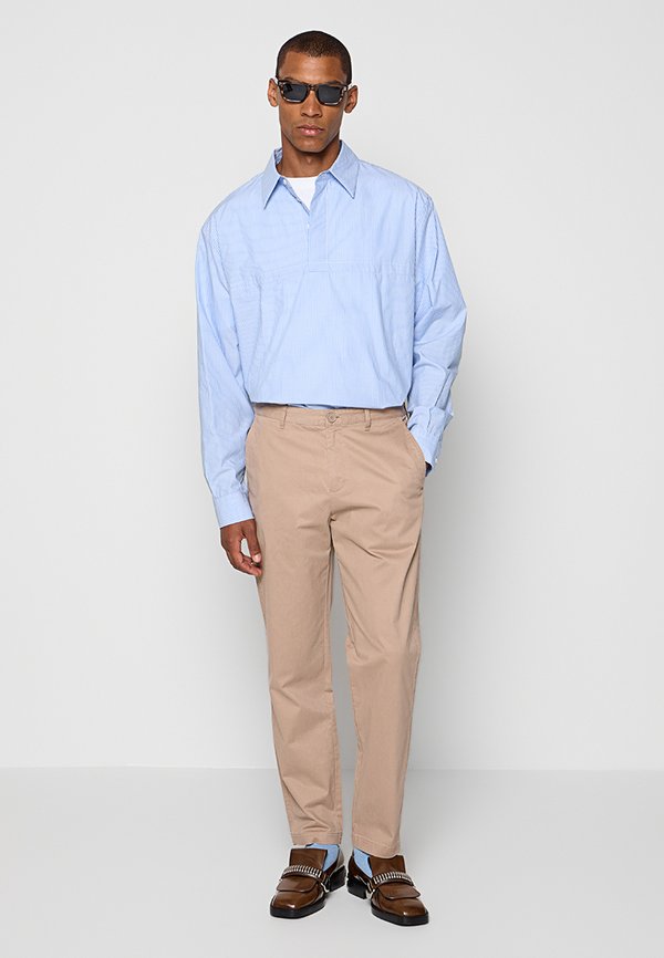 Armani Exchange REGULAR FIT