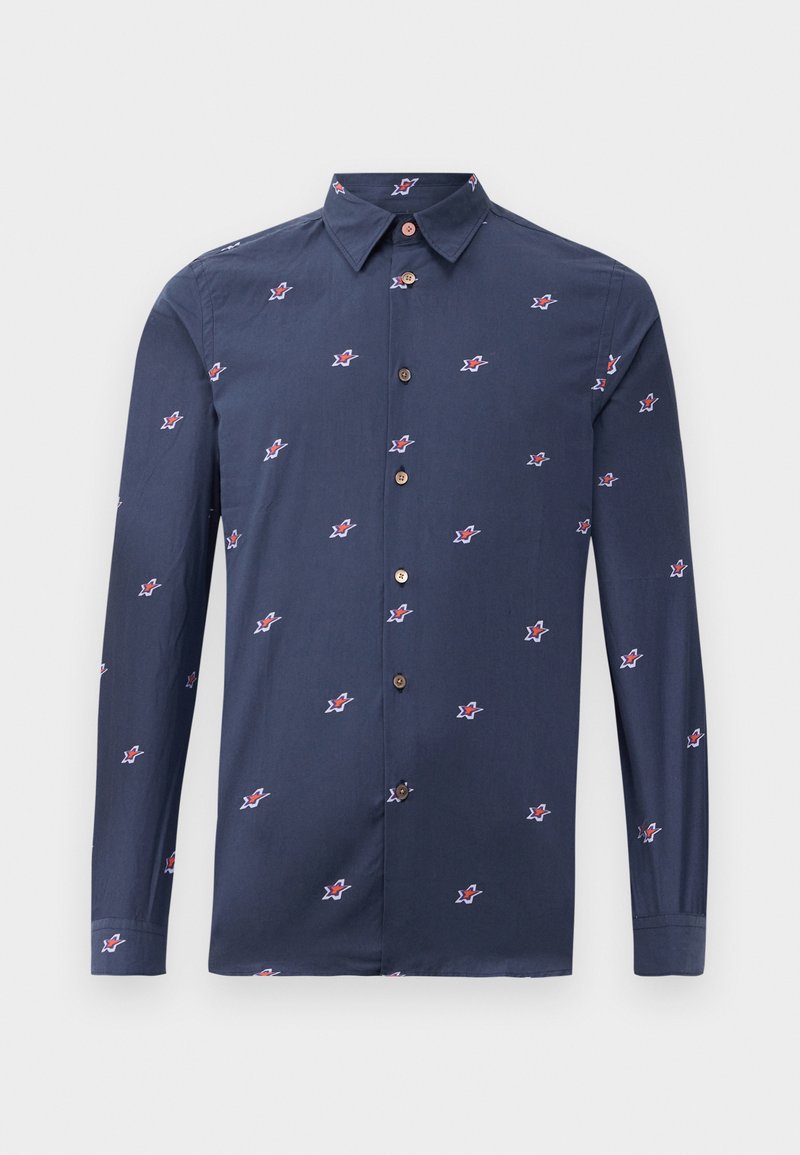 Navyblaue Baumwollbluse mit langen Ärmeln, die mit kleinen roten und weißen Sternmustern sowie braunen Knöpfen versehen ist. Klassisches Kragen-Design.